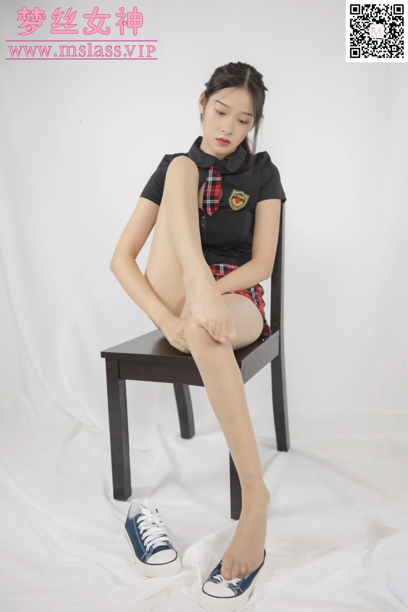 [MSLASS梦丝女神] 2020.10.03 NO.128 诗琪 帆布鞋 [70P]插图1